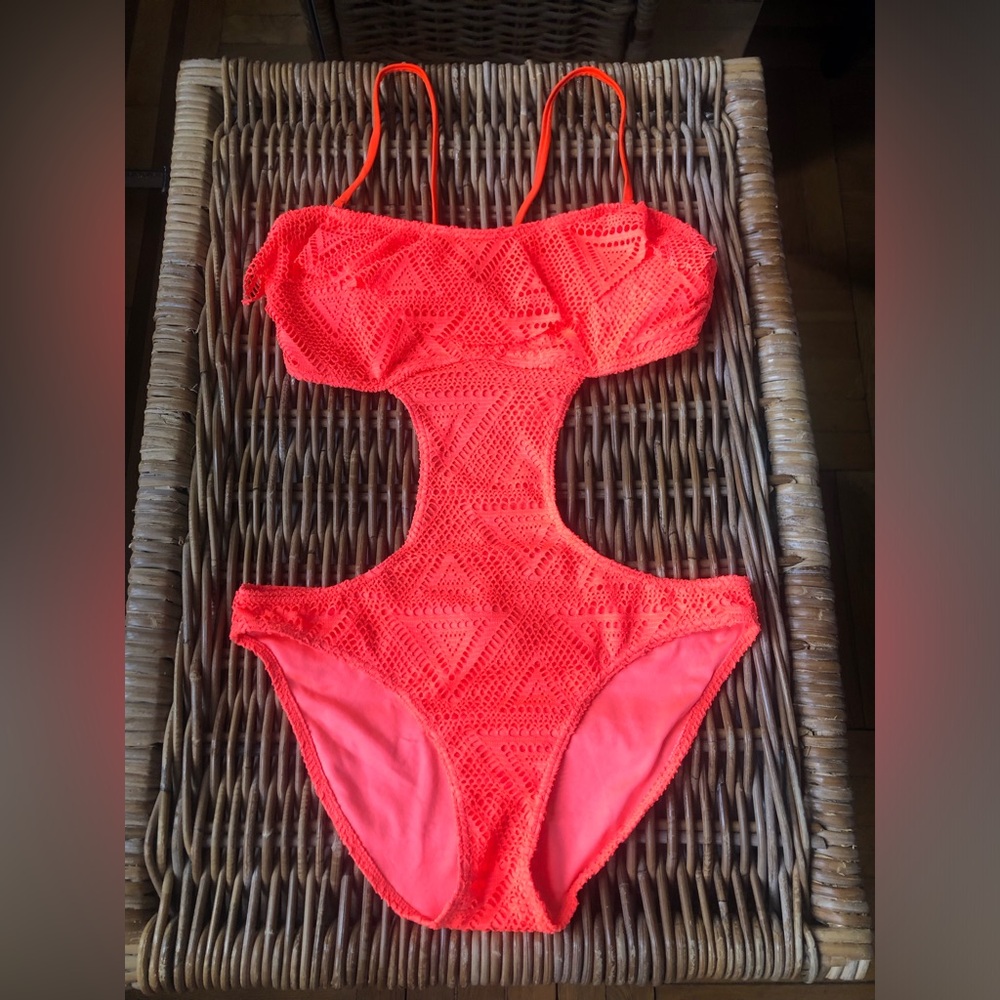 YMI WOW VIBRANT SWIMSUIT 🌺